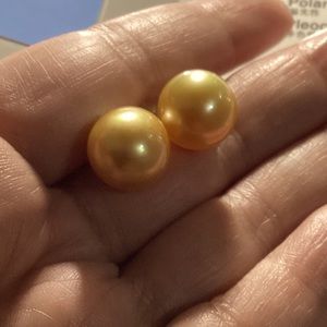 18K Certified South Sea Peal Stud in 12.2 mm